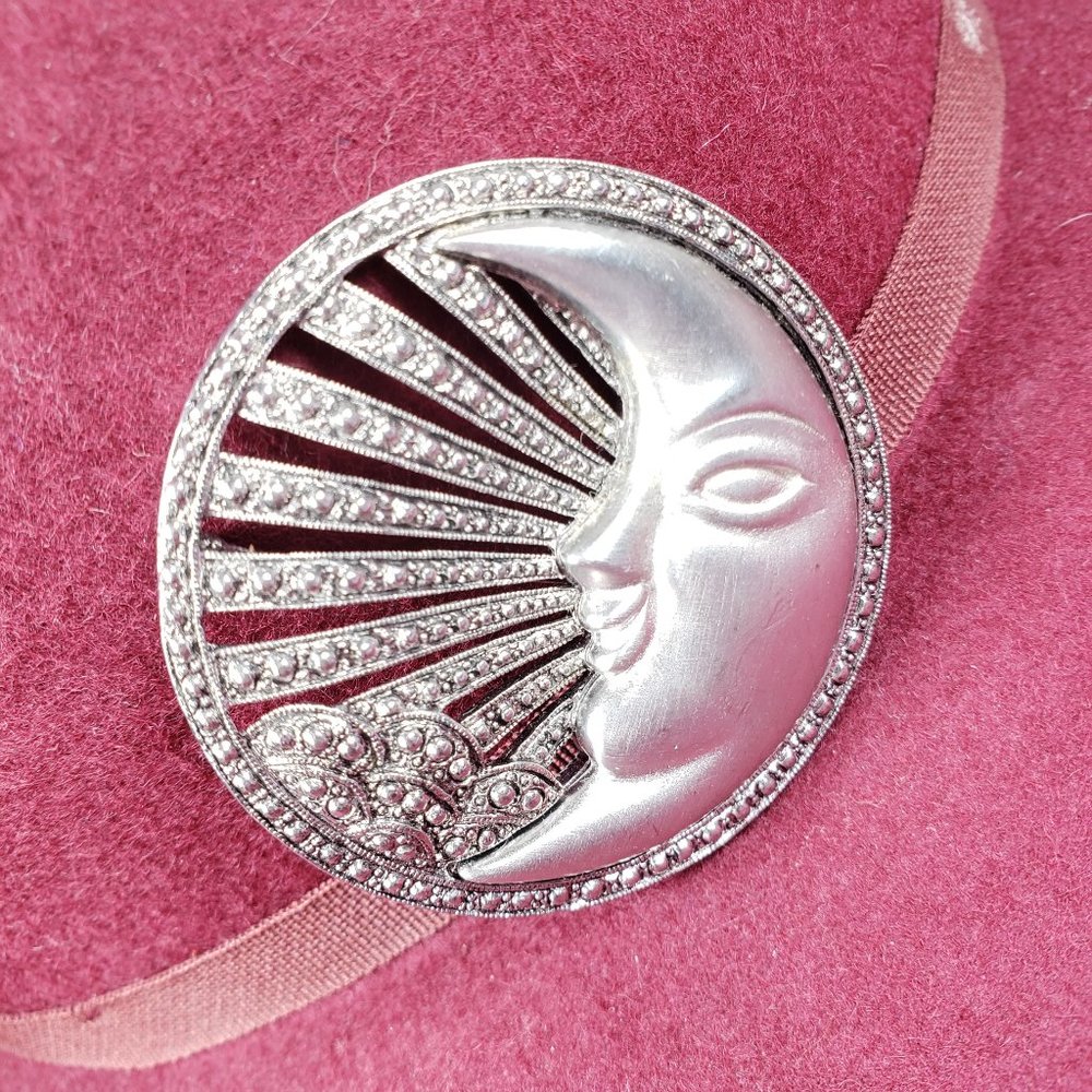 Vintage ‘80s Tona Crescent Moon Art Deco Brooch - Picture 2 of 7